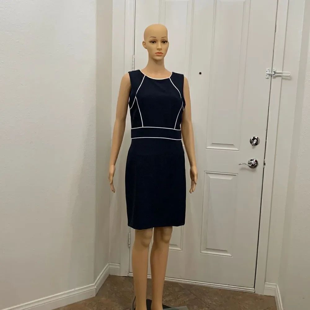 Liz Claiborne Size 6 Navy White Scoop Neck Short Sleeve Zipper Back Midi Dress